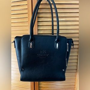 Inspired coach black back with pockets